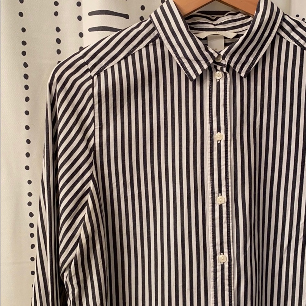 100% Cotton Button Down - Picture 2 of 7